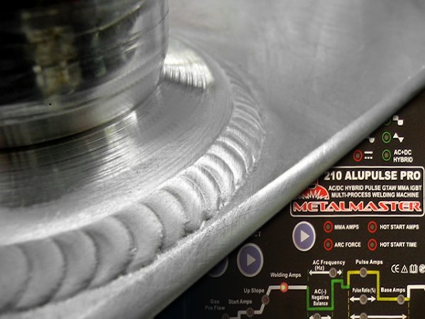 Aluminium welder processes involve an AC arc